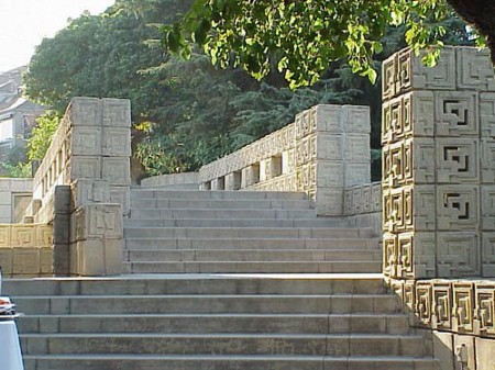 blade-runner-frank-lloyd-wright-ennis-house